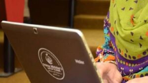 طلباء کے لیے خوشخبری، لیپ ٹاپ کی تقسیم کا آغاز رواں ماہ ہوگا۔
