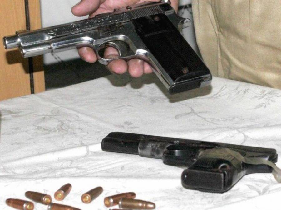 محکمہ داخلہ پنجاب کا غیر قانونی اسلحہ کے خلاف بھرپور ایکشن، 28 اسلحہ ڈیلرز کے لائسنس منسوخ کر دیئے۔