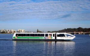 پاکستان اور ترکیہ کے درمیان فیری سروس کے آغاز پر غور