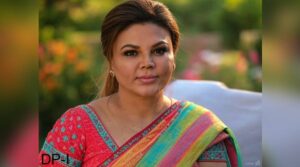 بالی ووڈ کی دو بڑی آئٹم گرلز میں 'جنگ' کا خطرہ، راکھی ساونت نے اروشی روٹیلا پر 'حملہ' کردیا