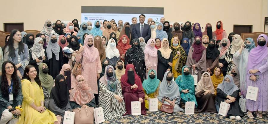 دیہی خواتین کو بااختیار بنانے کے پروگرام میں ڈیجیٹل کے دوسرے اور تیسرے مرحلے کا آغاز کردیا گیا