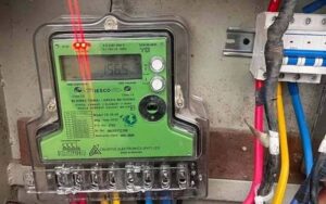 حکومت کا نیٹ میٹرنگ کی قیمت میں بڑی کمی پر غور