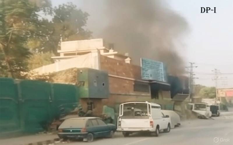 پشاور: سی ٹی ڈی تھانے میں شارٹ سرکٹ سے دھماکا، ایک اہلکار شہید، 2 زخمی