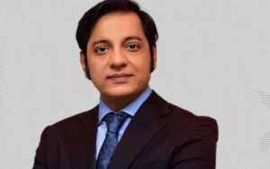 کراچی کی سڑکوں پر گاڑی چلانے پر چالان نہیں انعام ہونا چاہیے: نبیل ظفر