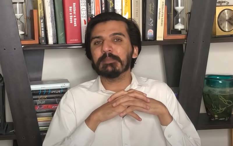 سینئر صحافی عمار مسعود نے اسد طور کے خاتون صحافی فرزانہ علی اور ڈی جی آئی ایس پی آر کے درمیان سخت مکالمے کے دعوے کی تردید کر دی