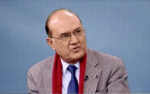 ہمیں فوری طور پہ اپنے اندرونی سیاسی معاملات افہام و تفہیم سے حل کرنے چاہئیں، نعیم خالد لودھی