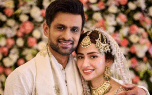 شعیب ملک اور ثنا جاوید کی نئی تصاویر سے علیحدگی کی افواہیں دم توڑ گئیں