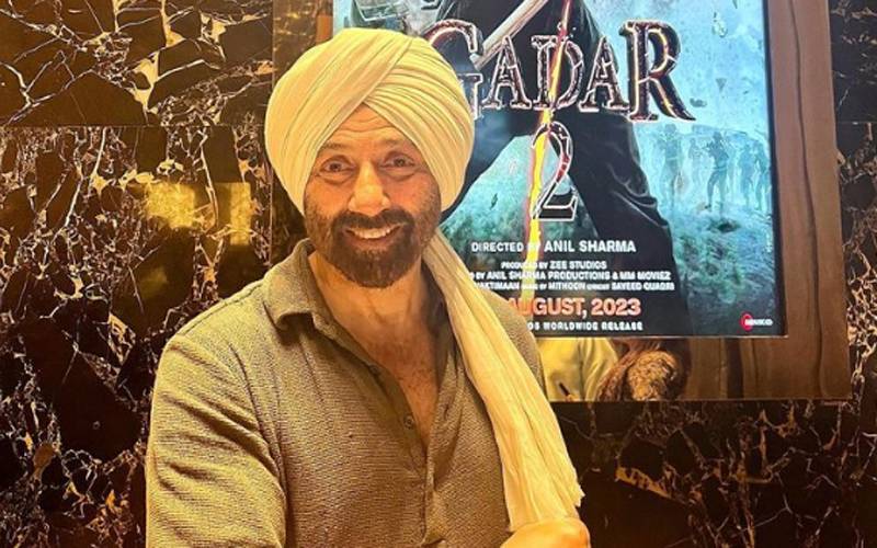 بالی ووڈ کے لیجنڈری اداکار دھرمیندر سے متعلق غیرذمہ دارانہ رپورٹنگ، سنی دیول نے بھارتی میڈیا کو غصے میں گالی دے دی، ویڈیو وائرل