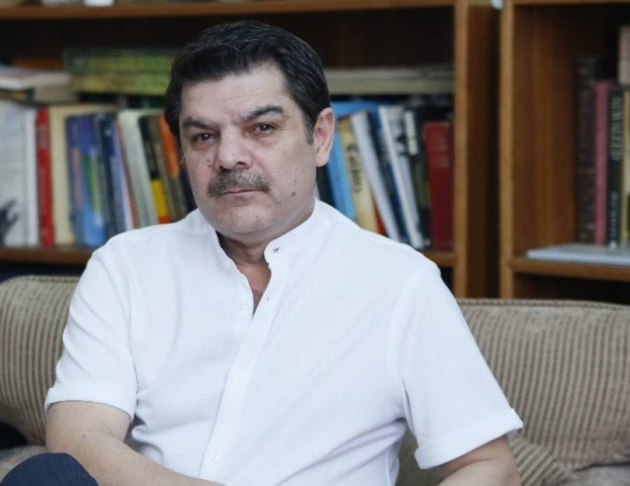 سپریم کورٹ کے دونوں مستعفی ججز کے نام ای سی ایل میں ڈالنے پر غور کیا جا رہا ہے، مبشر لقمان کا دعویٰ