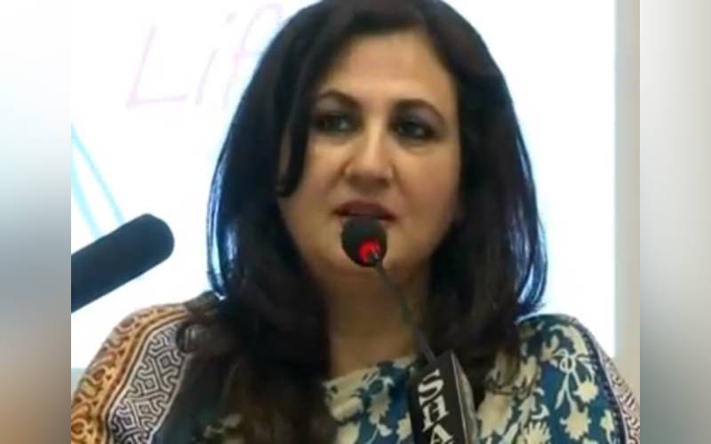 شادی سے پہلے منی سکرٹ پہنتی تھی، بعد میں برقع بھی پہنا، فریال گوہر کا انکشاف