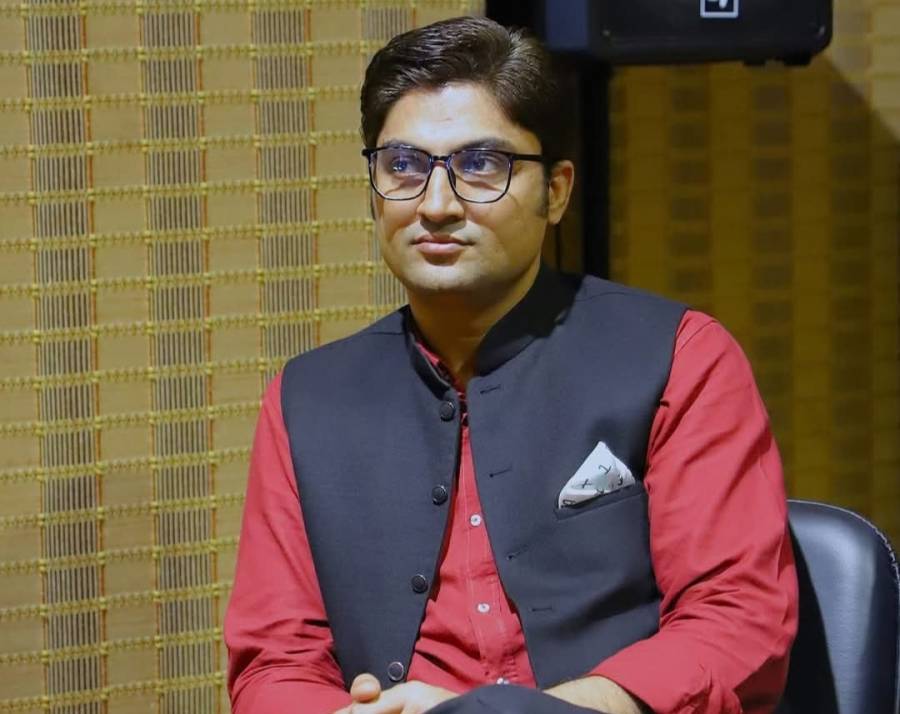 اقبال سنگھیڑا کو ایک معروف یوٹیوبر کے ساتھ والی بیرک میں رکھا گیا تھا، اجمل جامی کا دعویٰ