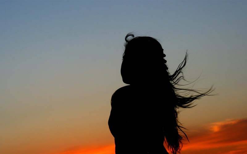 کراچی کے پوش علاقے سے لڑکی کی پھندا لگی لاش برآمد