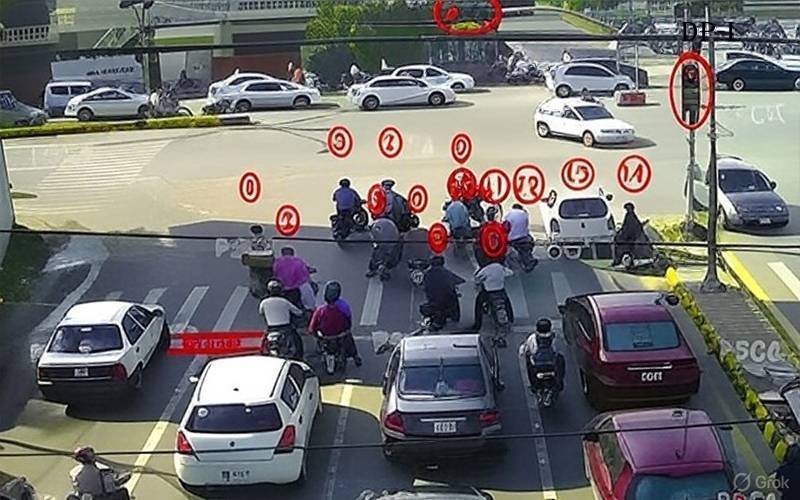 کراچی، ای چالان سے بچنے کے لیے نمبر پلیٹ چھپانے والوں کے خلاف مقدمات درج کرنے کا اعلان