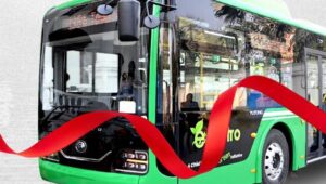 فیصل آباد ایئرپورٹ کے قریب الیکٹرک بس میں خاتون کے ہاں بچی کی پیدائش