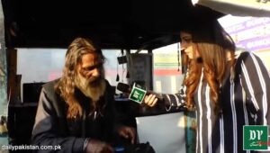 ویڈیو: نالے کے کنارے وی آئی پی ڈینٹل کلینک، سرعام لوگوں کی جانوں سے کھلواڑ، عطائی ڈاکٹر رنگے ہاتھوں پکڑا گیا