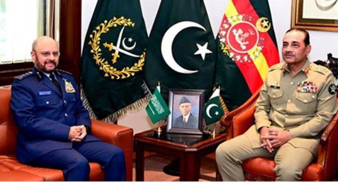 سعودی مسلح افواج کے چیف آف جنرل سٹاف جنرل فیاض بن حمید الرویلی کا جی ایچ کیو کا دورہ، فیلڈ مارشل عاصم منیر سے ملاقات