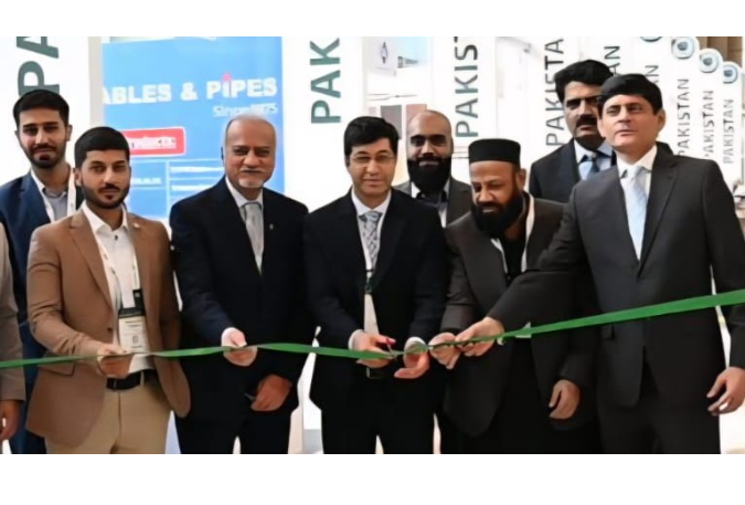 ورلڈ ٹریڈ سینٹر دبئی میں دی بگ 5 گلوبل 2025 میں پاکستان پویلین کا افتتاح