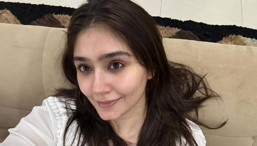 اس کی قیمت ایک کروڑ ہے، درفشاں کی پینٹنگ کی ویڈیو وائرل