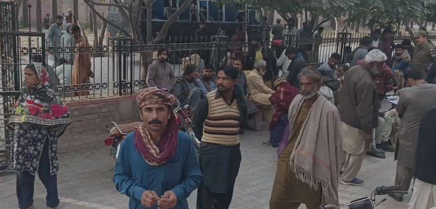 پاکپتن میں بھی ٹریفک قوانین کی خلاف ورزیوں پر بڑے پیمانے پر کریک ڈاؤن ،عوام پکڑ دھکڑ اور مقدمات سے نالاں ہیں : سماجی حلقے