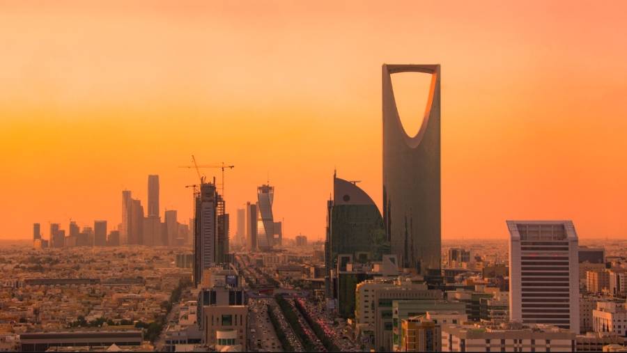 سعودی عرب، 6 وزارتوں کے 371 ملازمین کے خلاف کرپشن کی تحقیقات