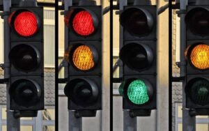 24 گھنٹے میں 63970 گاڑیوں اور موٹر سائیکلوں کے چالان، جرمانوں کی رقم کتنی بنی؟ جان کر آپ کے ہوش ٹھکانے آ جائیں