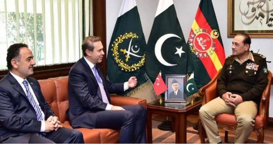 فیلڈ مارشل عاصم منیر سے ترک وزیرِ توانائی کی ملاقات، علاقائی امن سمیت اہم امور پر گفتگو