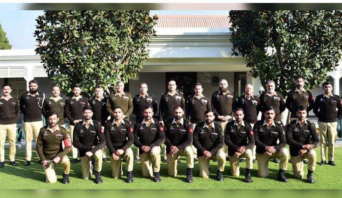 فیلڈ مارشل کی کیمبرین پیٹرول مقابلے کے شرکاء سے ملاقات، شاندار کارکردگی پر ٹیم کو مبارکباد