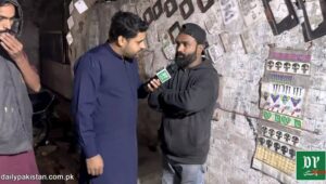 ویڈیو: میٹروپولیٹن کارپوریشن کے افسران کی غنڈہ گردی بے نقاب، پیسے نہیں ہیں تو سامان بھی واپس نہیں ملے گا! حالات سے تنگ نوجوان رونے لگا