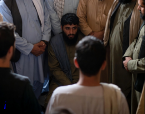 افغانستان، ایک ہی گھر کے 13 افراد قتل کرنے والے مجرم کو ہزاروں لوگوں کے سامنے سزائے موت دے دی گئی