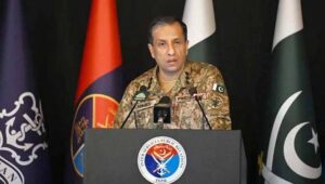 پاکستان کی افواج اور عوام کے درمیان دراڑ ڈالنے کی اجازت نہیں دیں گے: ڈی جی آئی ایس پی آر