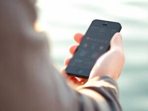 موبائل ڈیٹا اور کال پیکجز کی بڑھتی قیمتوں کا معاملہ، سینیٹ کمیٹی کا جائزہ اجلاس 9 دسمبر کو طلب