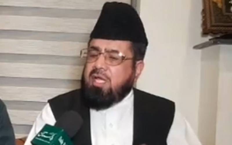 کرینہ کپور سے نکاح کیا تھا، وہ میری بیوی رہی ہیں، مفتی عبد القوی کا دعویٰ