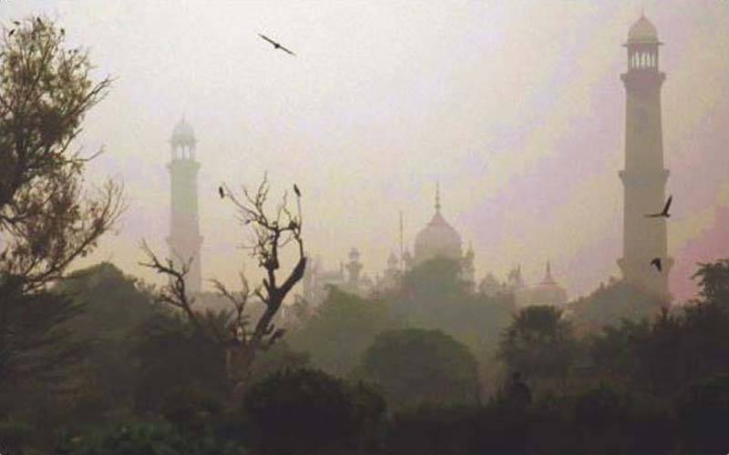 پنجاب کے مختلف شہروں میں سموگ، فضائی آلودگی، لاہور کا پھر آلودہ شہروں میں پہلا نمبر