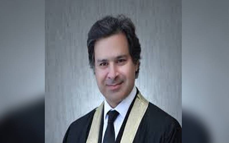 جسٹس میاں گل حسن اورنگزیب نے مستقل جج سپریم کورٹ کا حلف اٹھا لیا