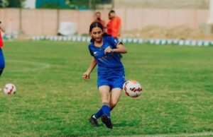 کراچی کی ابھرتی ہوئی فٹسال کھلاڑی، 16 سالہ ایمن علی ٹیمو کی مدد سے اپنے خواب کی تعبیر کے قریب