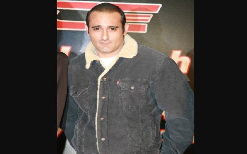 اکشے کھنا اور کرشمہ کپور کی شادی ہوتے ہوتے کیوں رہ گئی تھی؟