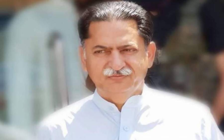 نواز شریف نے ملک برباد کرنے والوں کے نام لیے تو ہمارے رہنما سٹیج سے چھلانگیں مارکر دوڑ گئے، جاوید لطیف