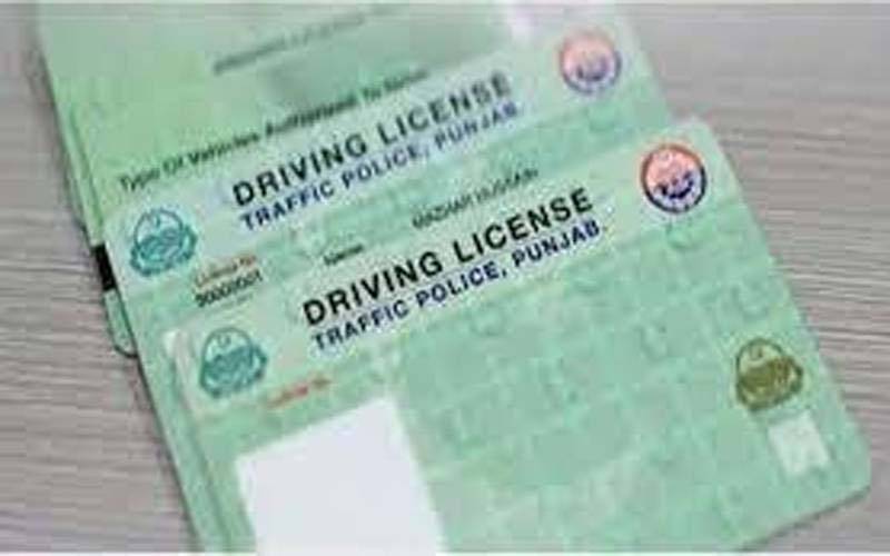 ڈرائیونگ لائسنس 18 کے بجائے 16 سال کی عمر میں جاری کیا جائے، پنجاب اسمبلی میں قرارداد جمع