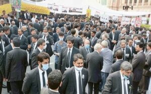 پاکستان بار کونسل کے انتخابات، احسن بھون گروپ نے حامد خان گروپ کو شکست دے دی