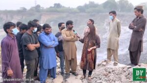 ویڈیو: لاہور میں کوڑے کے پہاڑ، لاکھوں زندگیاں خطرے میں، علاقہ مکینوں کا جینا اجیرن، حکومتی کارکردگی پر سوالیہ نشان