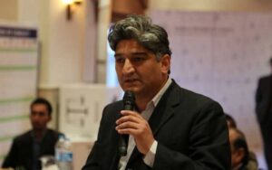 صحافی مطیع اللہ جان سے منشیات کے چارجز ختم کرنے کی استدعا، فیصلہ محفوظ