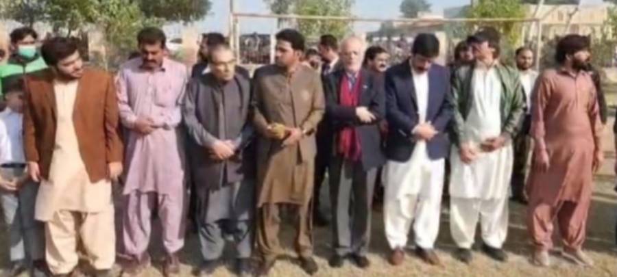 میاں منظور احمد وٹو کی نماز جنازہ آبائی گاؤں میں ادا کردی گئی، گورنر پنجاب، سپیکر ملک احمد خان اور مجیب الرحمان شامی سمیت اہم شخصیت کی شرکت