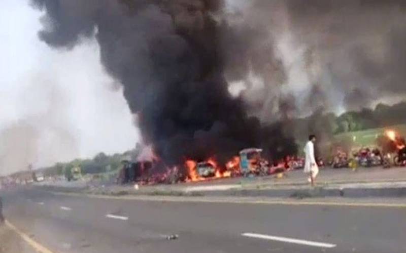 بلوچستان، آئل ٹینکر اور کوئلے کے ٹرک میں آتشزدگی، 16 افراد زخمی