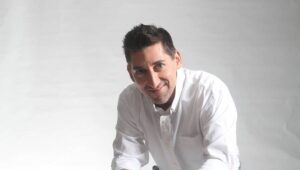 مجھے بچپن میں کئی سال تک جنسی زیادتی کا نشانہ بنایا گیا، معروف اداکار عدیل ہاشمی کا انکشاف