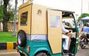 کراچی کی 25 اہم سڑکوں پر دو اور چار سیٹر رکشے چلانے پر پابندی، نوٹیفکیشن جاری کر دیا گیا