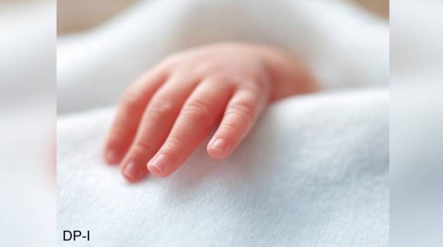 سرکاری اسپتال میں بروقت طبی امداد نہ ملی، 3 ماہ کی بچی دم توڑ گئی۔