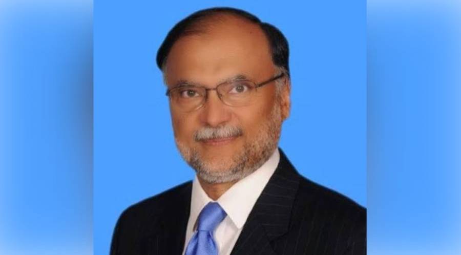 لائیو پروگرام کے دوران مداخلت، احسن اقبال نے وضاحت پیش کردی