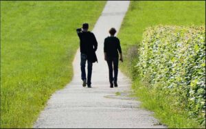 چین کے گاؤں نے غیر صوبائی شادی، بغیر نکاح ساتھ رہنے اور غیر شادی شدہ حمل پر جرمانے عائد کر دیے