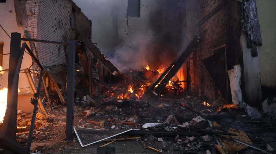 زیلنسکی اور ٹرمپ کی ملاقات سے قبل روس کا یوکرین پر شدید فضائی حملہ