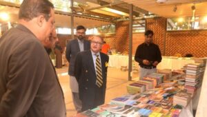 سینیٹر سرمد علی کا دوسرے کراچی فیسٹیول آف بکس اینڈ لائبریریز میں مطالعے کے فروغ پر زور